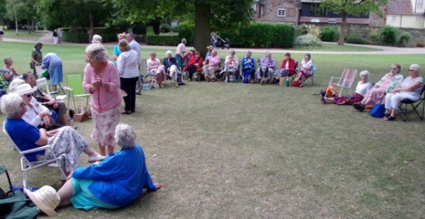 Picnic in the Abbey Gardens
